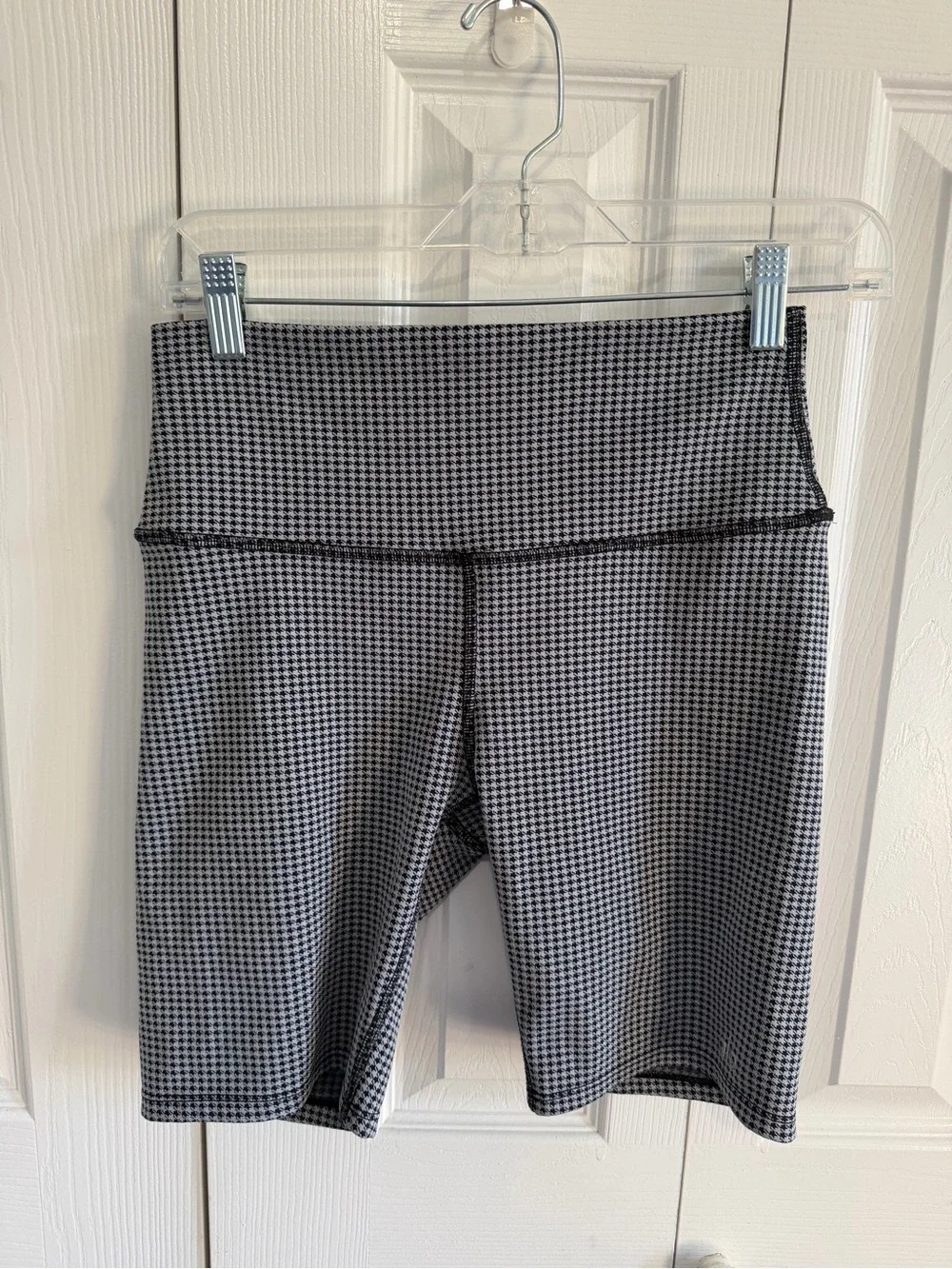 Alo Yoga Bike Shorts Houndstooth Black/Grey Size Medium